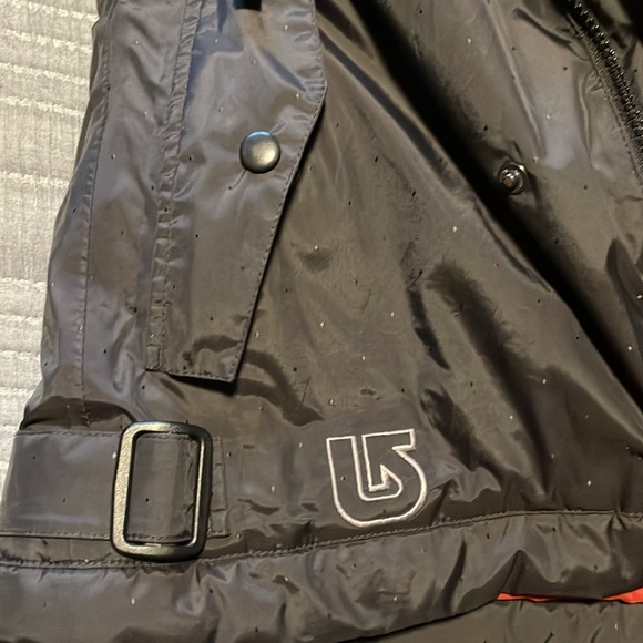 Women’s Burton winter jacket - Picture 4 of 9